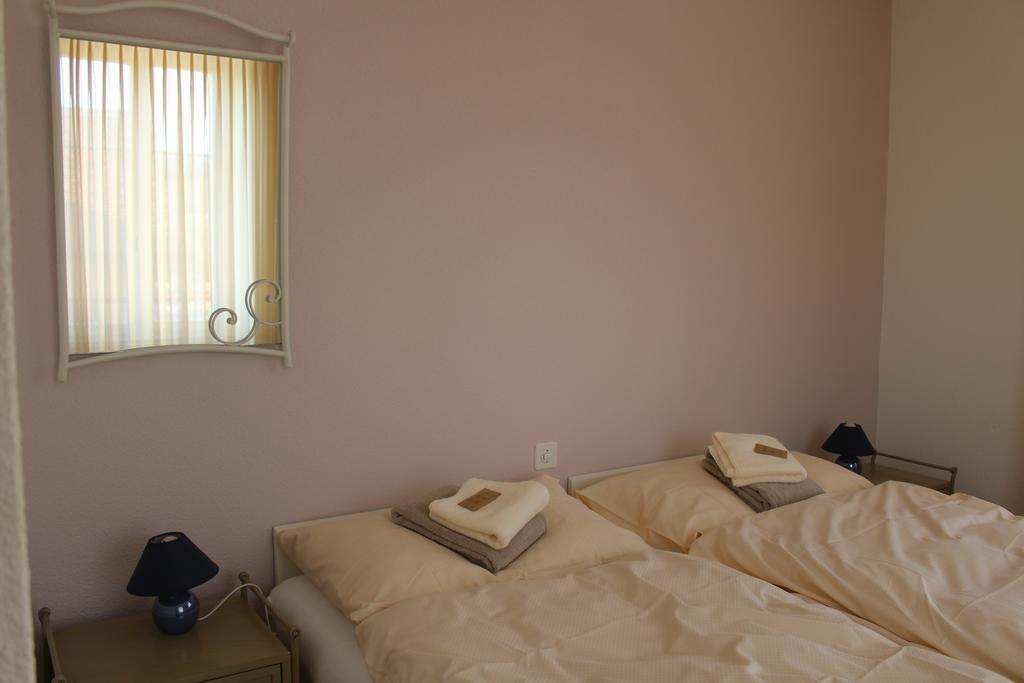 Yvonand Hotel De La Gare חדר תמונה