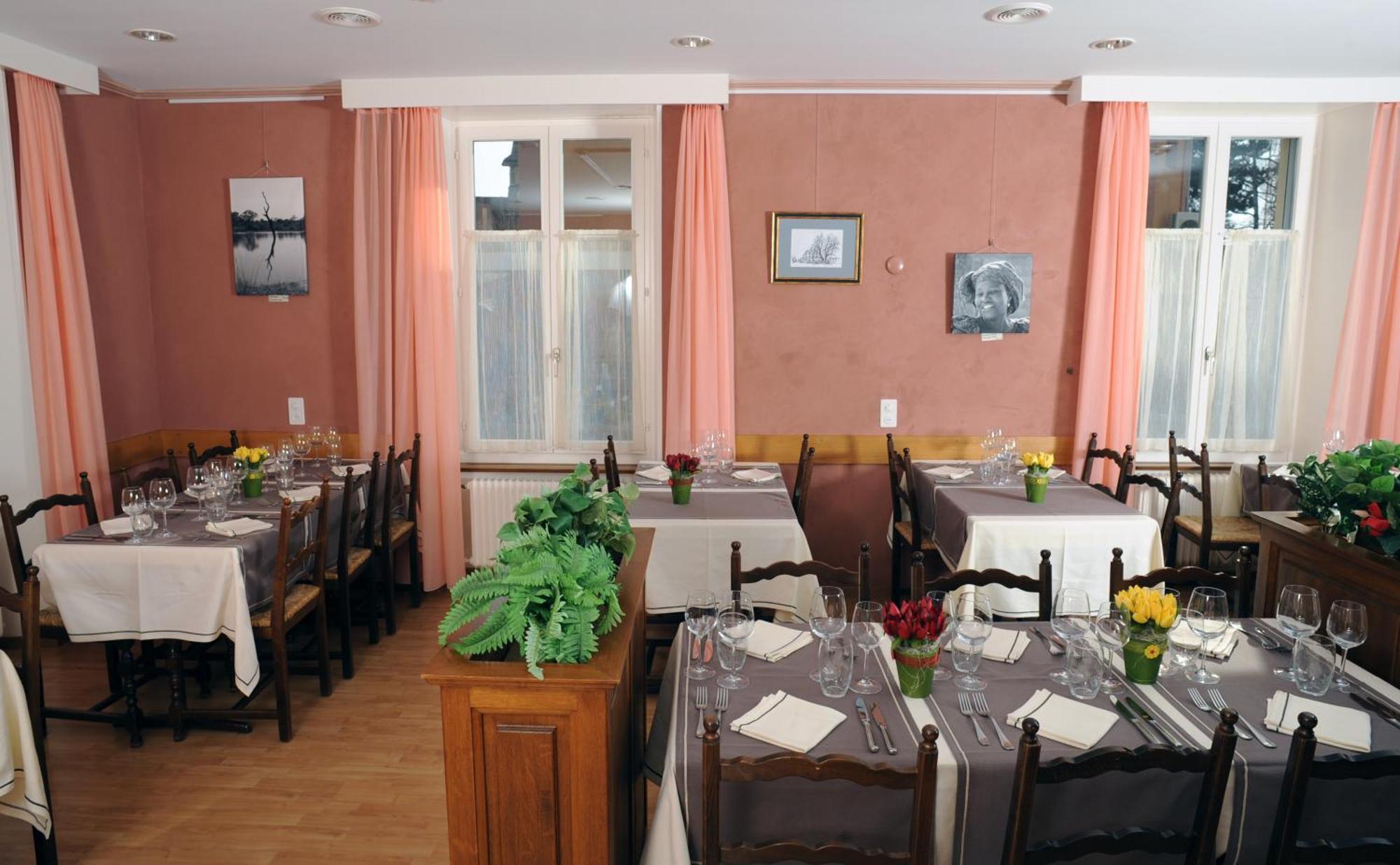 Yvonand Hotel De La Gare מראה חיצוני תמונה
