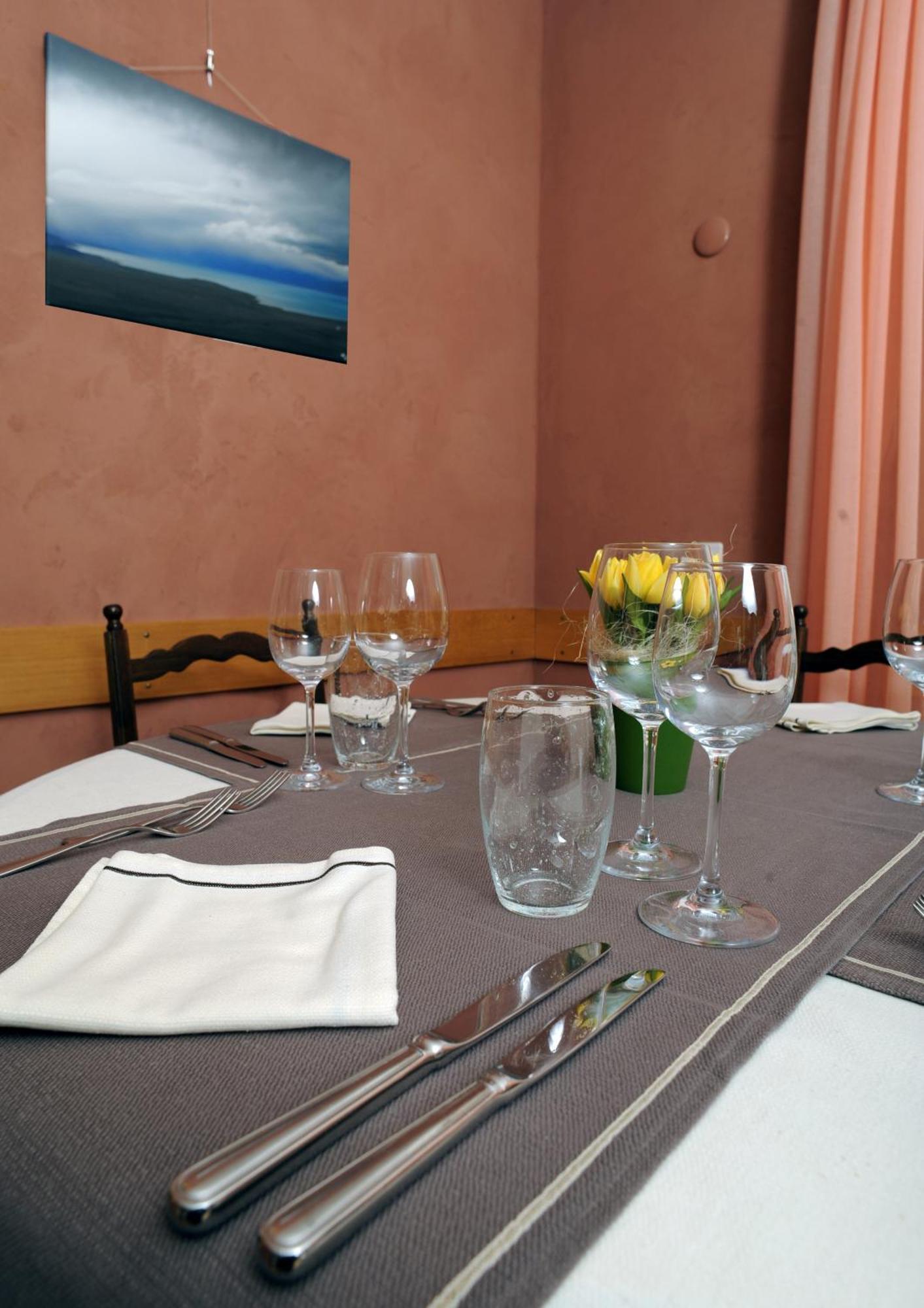 Yvonand Hotel De La Gare מראה חיצוני תמונה