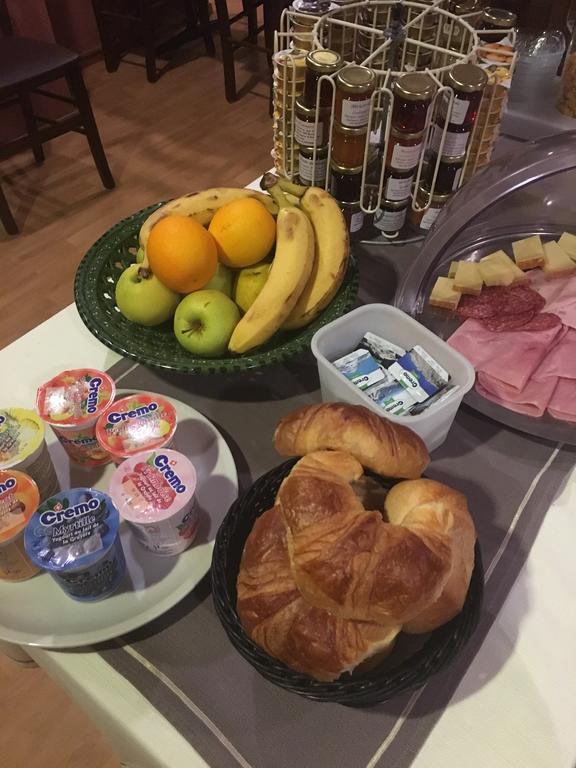 Yvonand Hotel De La Gare מראה חיצוני תמונה